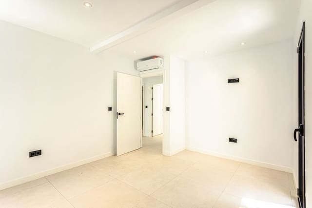 3 makuuhuone Huvila myytävänä paikassa Elviria, Marbella mukana uima-altaan 
autotalli - 1 250 000 € (Ref: 7253436)