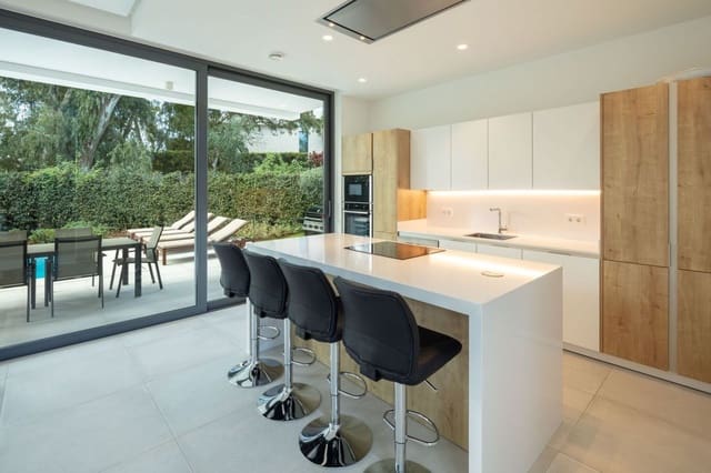 5 slaapkamer Villa te koop in Nueva Andalucia, Marbella met zwembad garage - € 1.450.000 (Ref: 7277849)