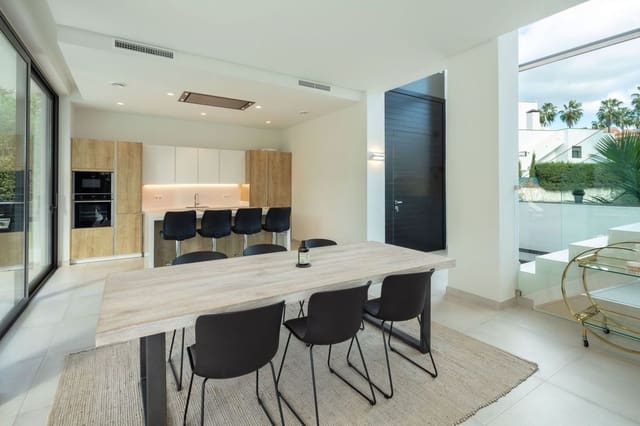 5 slaapkamer Villa te koop in Nueva Andalucia, Marbella met zwembad garage - € 1.450.000 (Ref: 7277849)