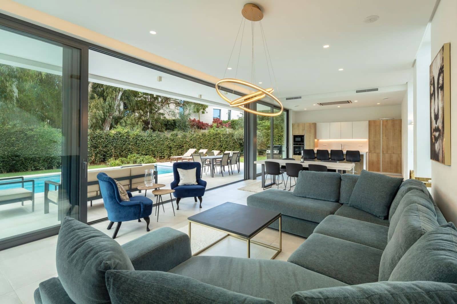 5 slaapkamer Villa te koop in Nueva Andalucia met zwembad garage - € 1.450.000 (Ref: 7277849)