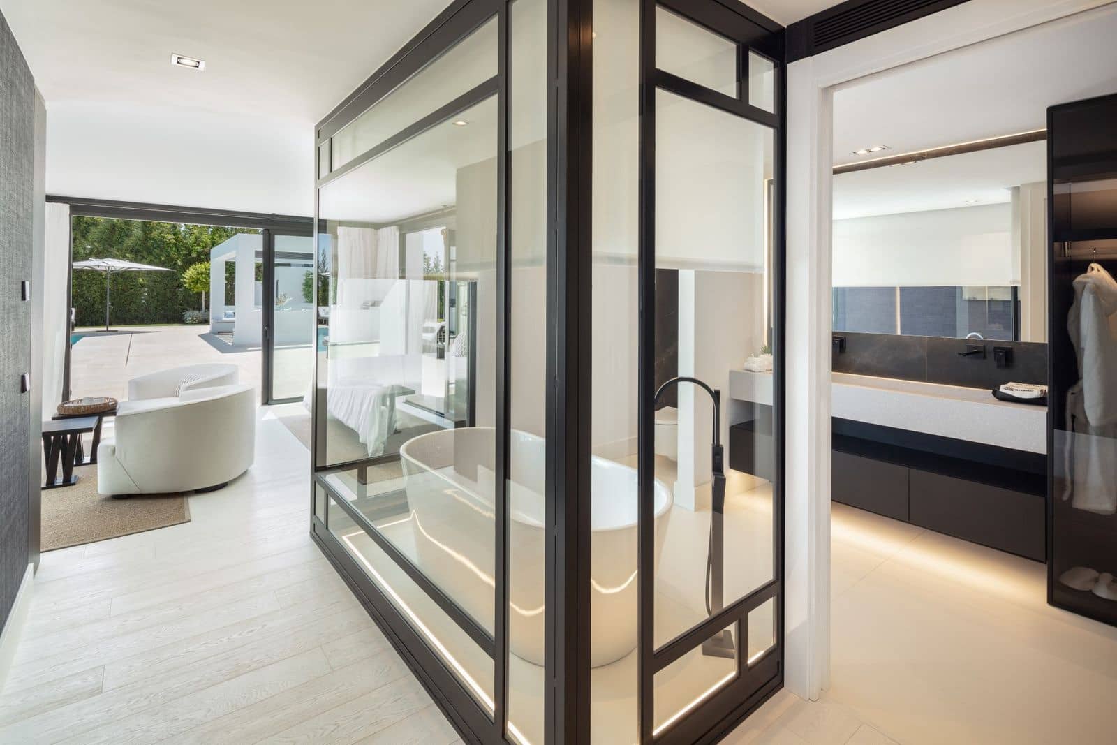 5 sypialnia Willa na sprzedaż w Nueva Andalucia z basenem garażem - 4 995 000 € (Ref: 7289982)