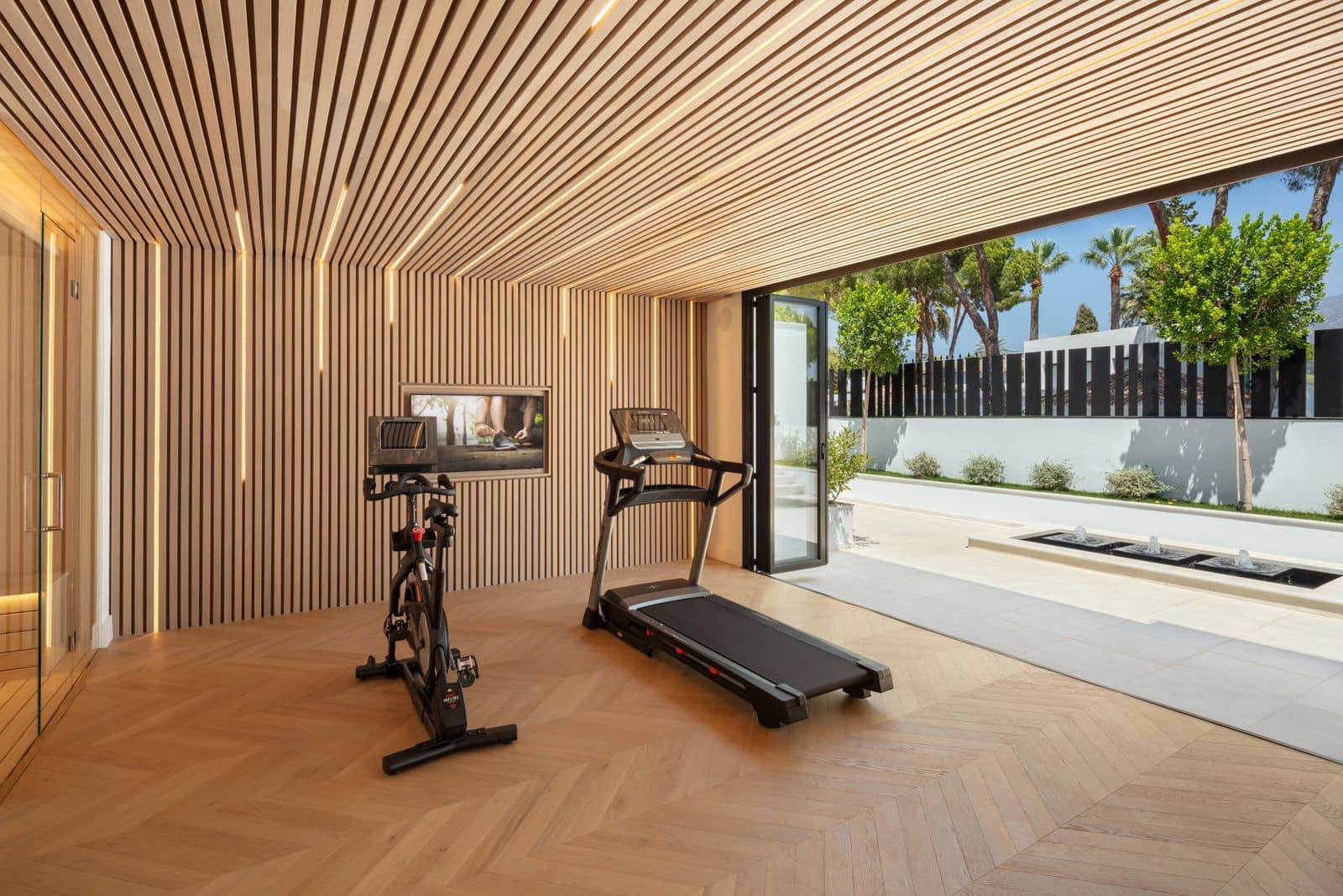 5 sypialnia Willa na sprzedaż w Nueva Andalucia z basenem garażem - 4 995 000 € (Ref: 7289982)