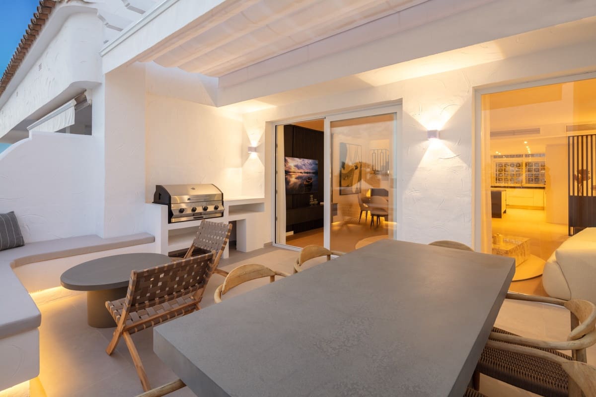 3 soverom Penthouse til salgs i Nueva Andalucia med svømmebasseng garasje - € 890 000 (Ref: 7296272)