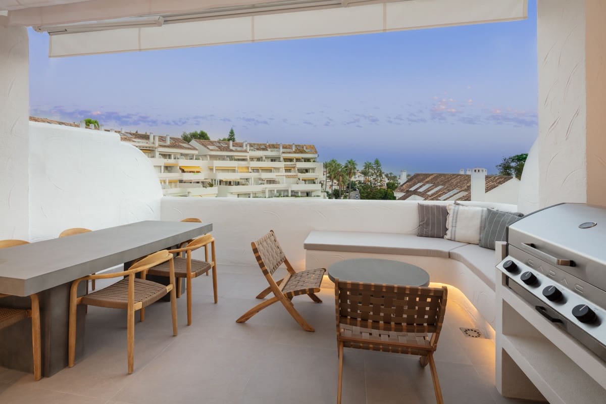 3 soverom Penthouse til salgs i Nueva Andalucia med svømmebasseng garasje - € 890 000 (Ref: 7296272)