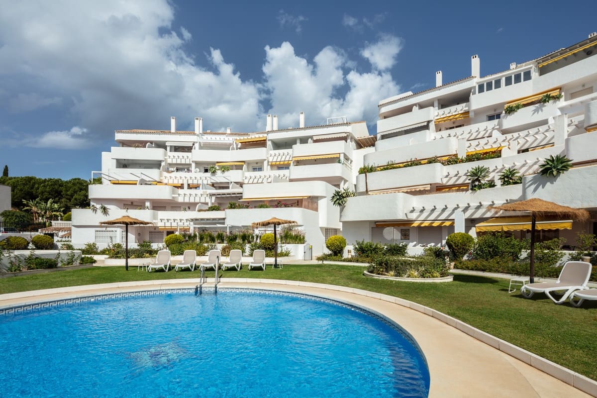 3 soverom Penthouse til salgs i Nueva Andalucia med svømmebasseng garasje - € 890 000 (Ref: 7296272)