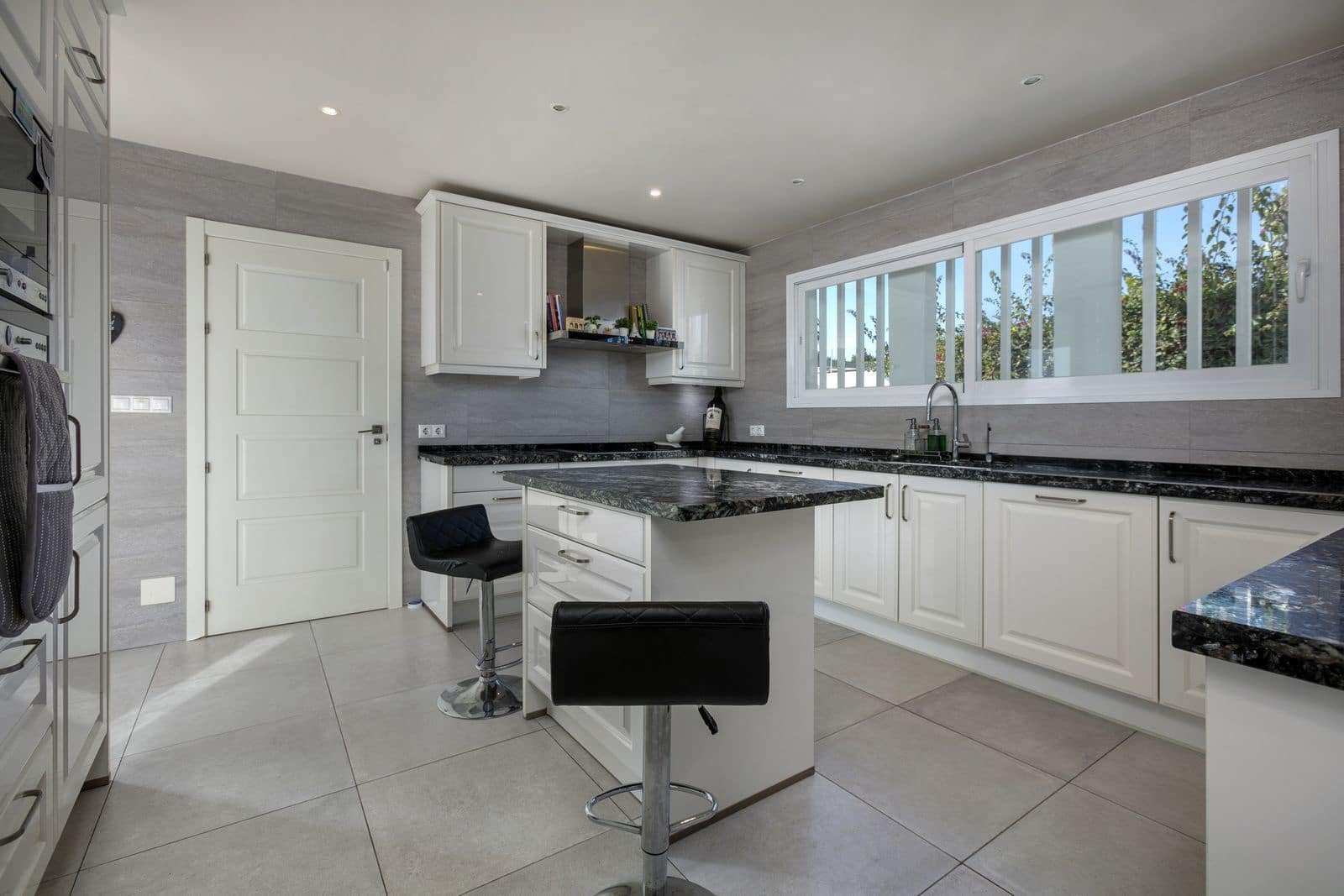 4 soveværelse Villa til salg i El Chaparral med swimmingpool garage - € 895.000 (Ref: 7299546)