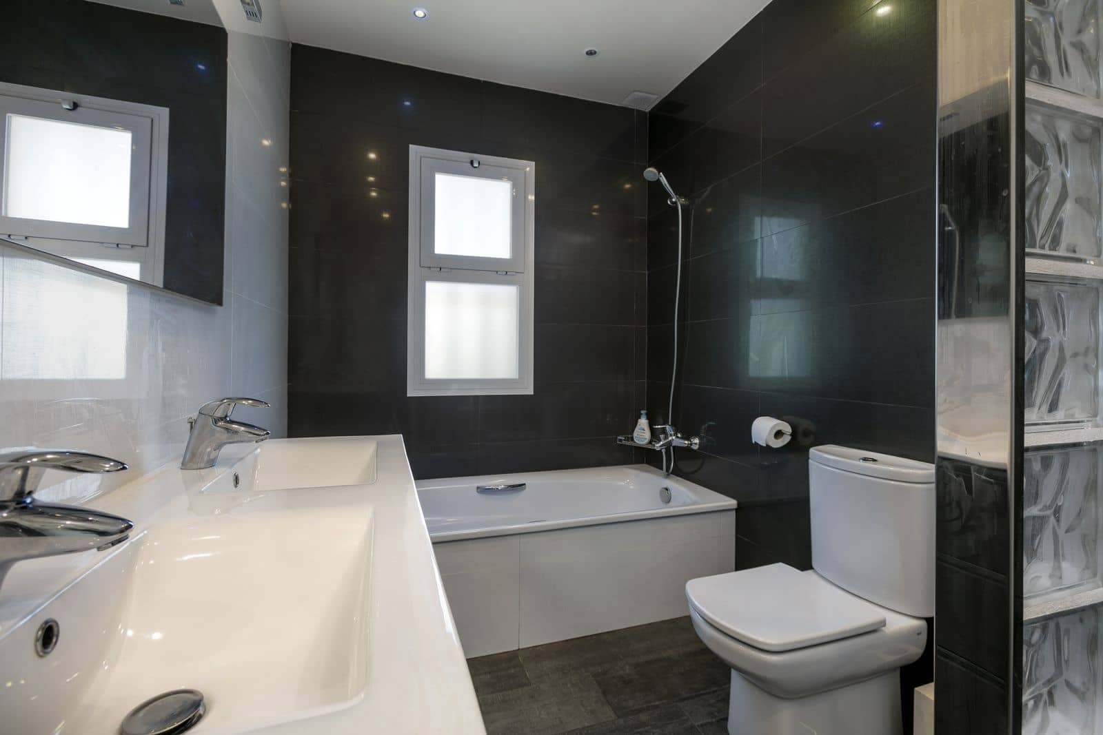 4 soveværelse Villa til salg i El Chaparral med swimmingpool garage - € 895.000 (Ref: 7299546)