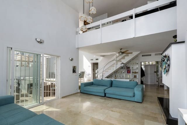 4 soverom Villa til salgs i El Chaparral, Mijas med svømmebasseng garasje - € 895 000 (Ref: 7299546)