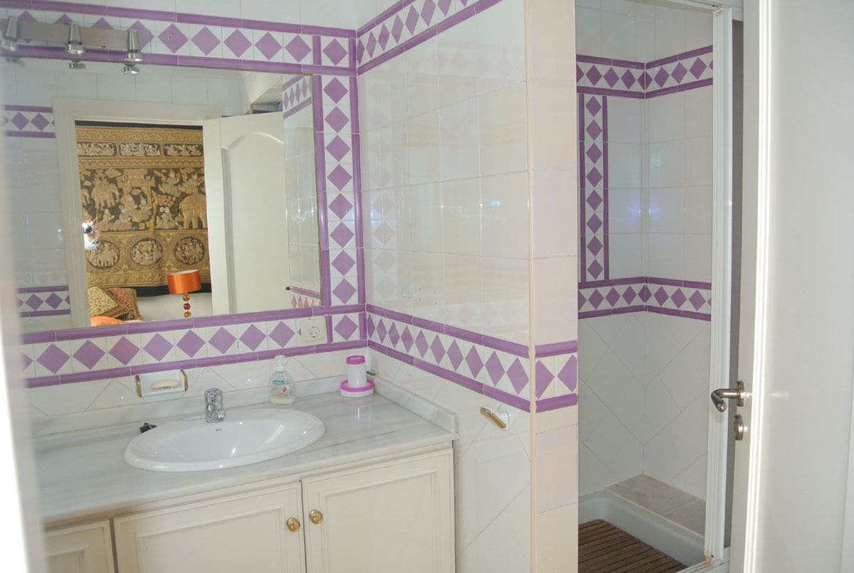 4 soverom Villa til salgs i Marbella med svømmebasseng garasje - € 1 300 000 (Ref: 7323555)