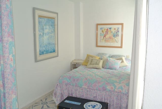 4 soverom Villa til salgs i Marbella med svømmebasseng garasje - € 1 300 000 (Ref: 7323555)