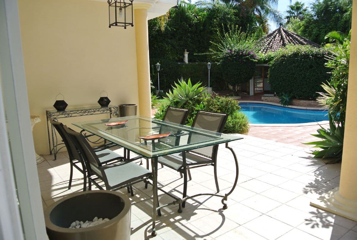 4 soverom Villa til salgs i Marbella med svømmebasseng garasje - € 1 300 000 (Ref: 7323555)