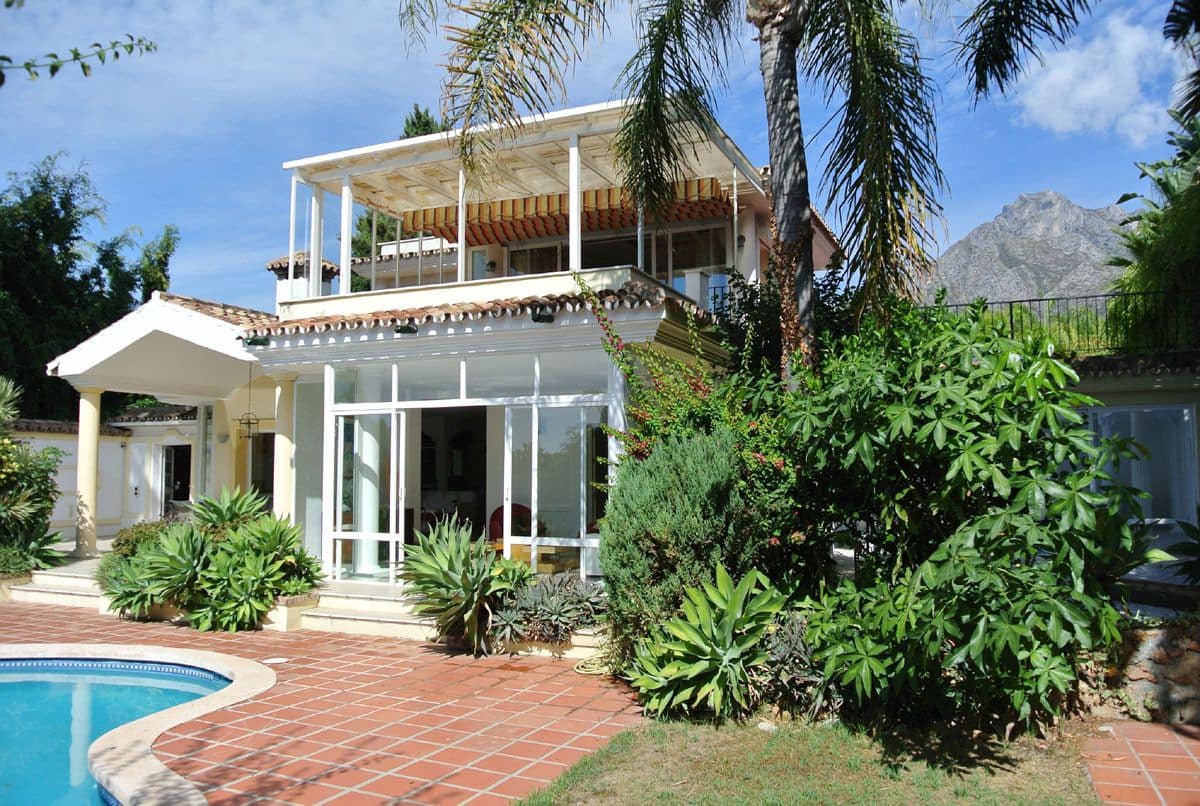 4 soverom Villa til salgs i Marbella med svømmebasseng garasje - € 1 300 000 (Ref: 7323555)