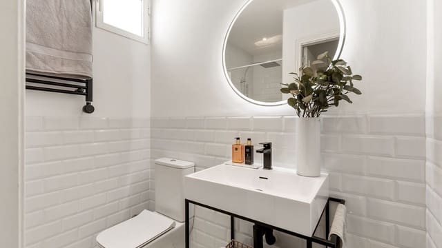 5 makuuhuone Huvila myytävänä paikassa Nueva Andalucia, Marbella mukana uima-altaan 
autotalli - 1 395 000 € (Ref: 7323558)