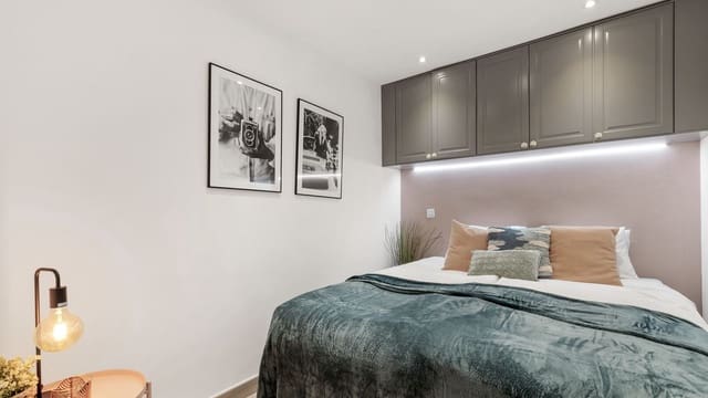 5 makuuhuone Huvila myytävänä paikassa Nueva Andalucia, Marbella mukana uima-altaan 
autotalli - 1 395 000 € (Ref: 7323558)