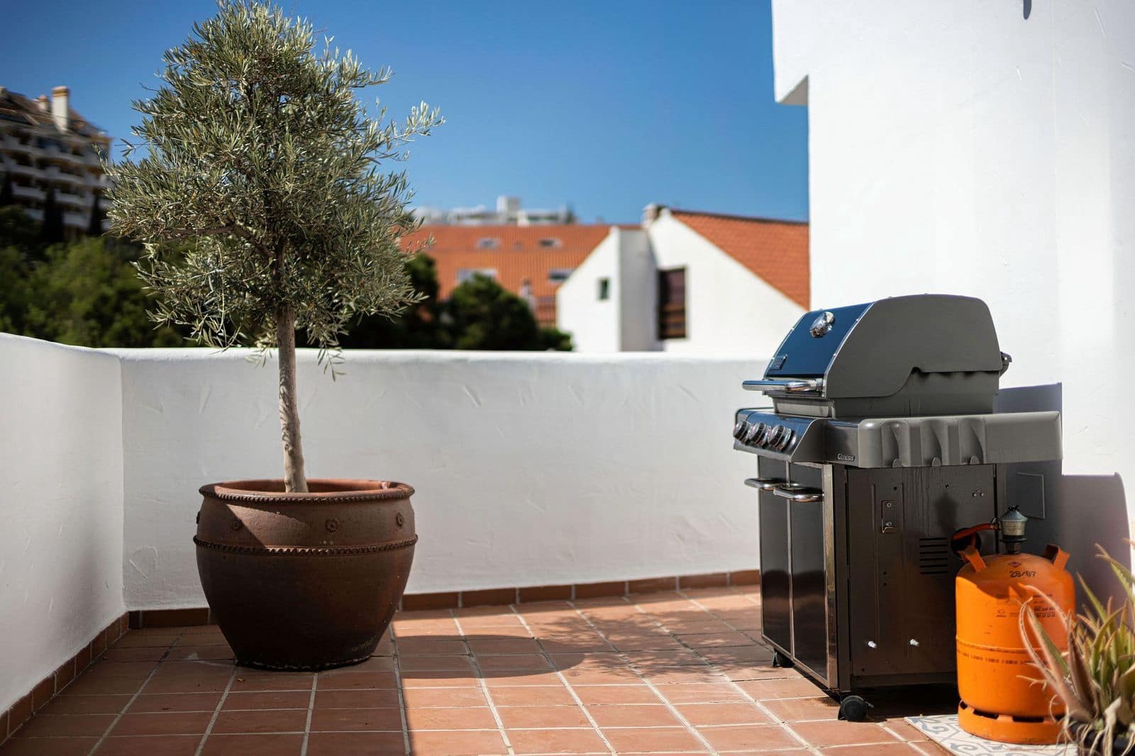 3 sypialnia Penthouse na sprzedaż w Nueva Andalucia z garażem - 695 000 € (Ref: 7342167)