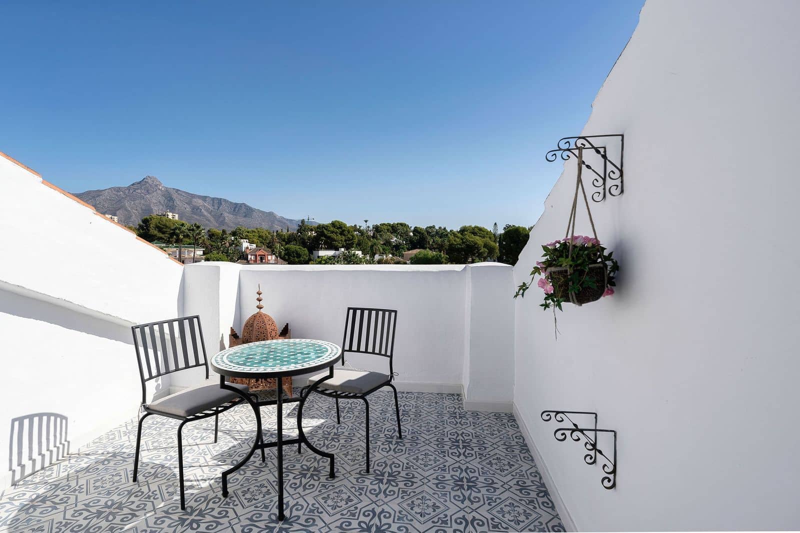 3 sypialnia Penthouse na sprzedaż w Nueva Andalucia z garażem - 695 000 € (Ref: 7342167)