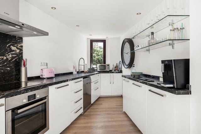 3 sypialnia Penthouse na sprzedaż w Nueva Andalucia, Marbella z garażem - 695 000 € (Ref: 7342167)