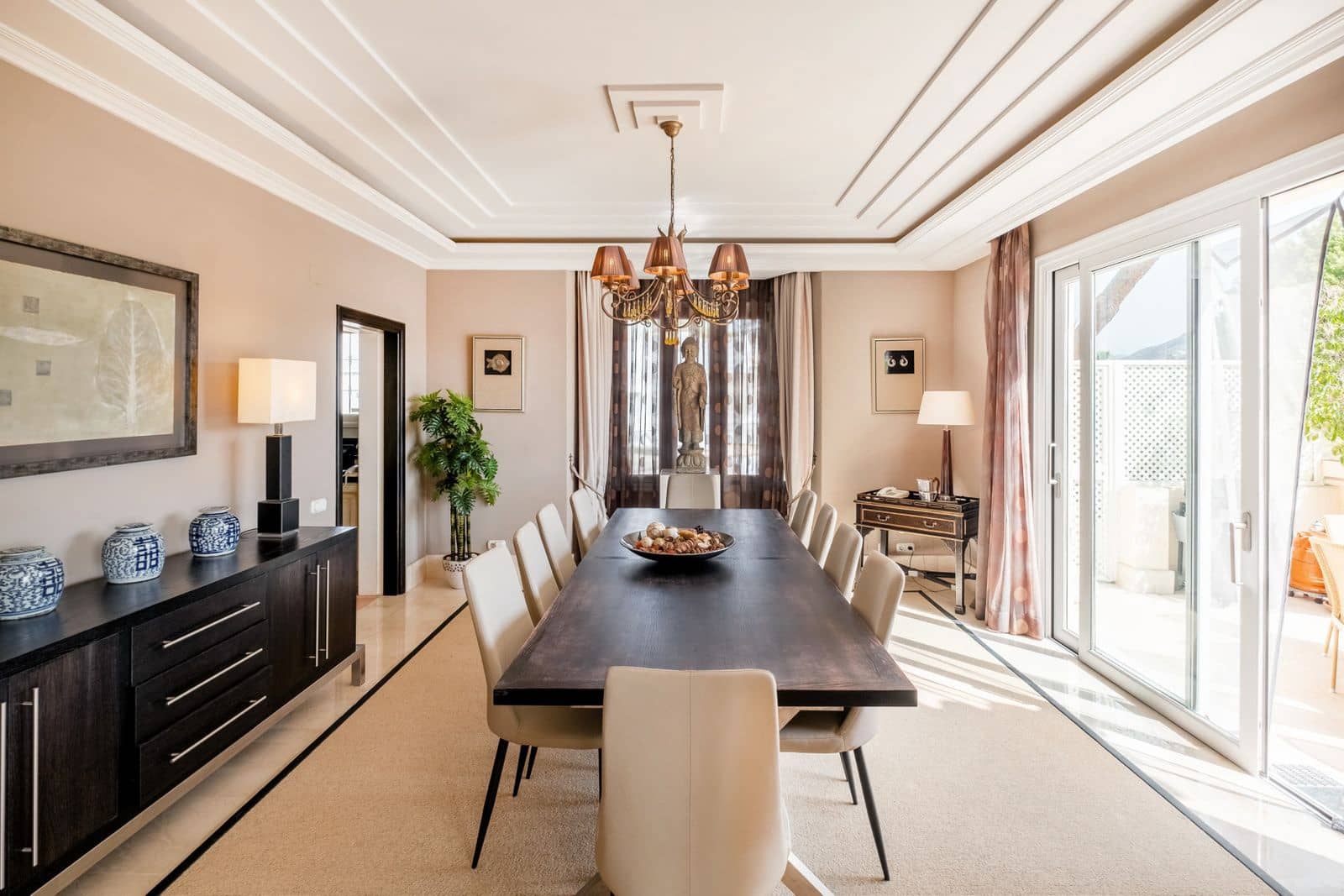 5 soverom Villa til salgs i Aloha Golf med svømmebasseng garasje - € 3 995 000 (Ref: 7358659)