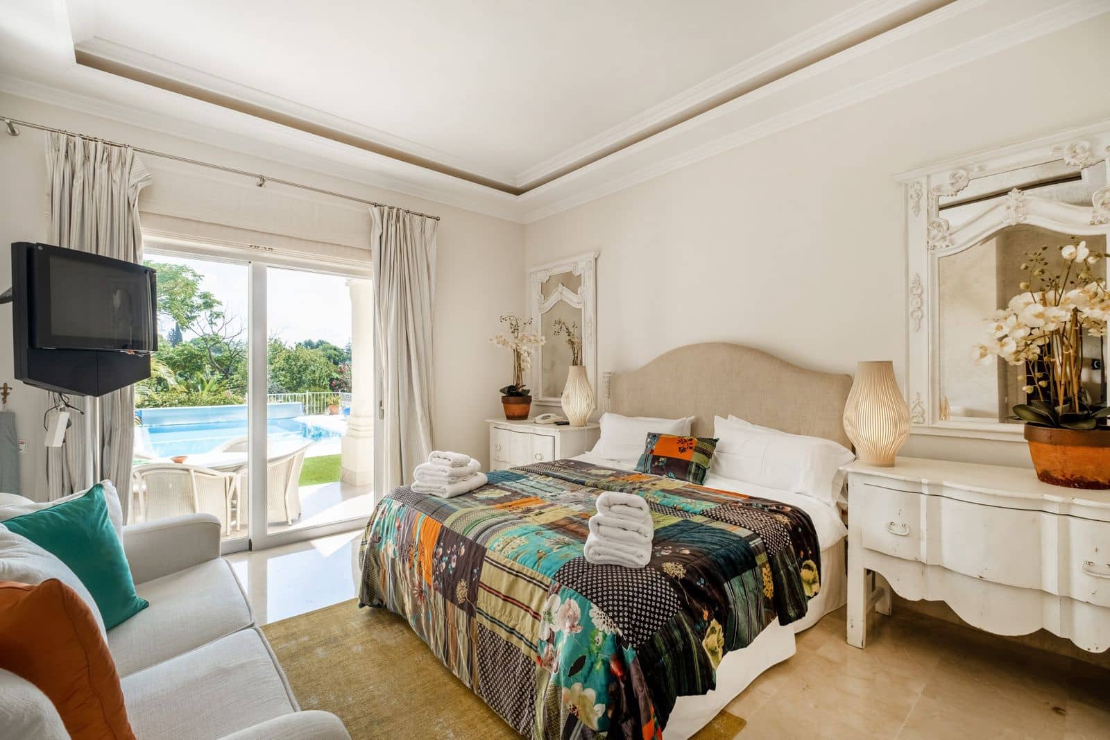 5 soverom Villa til salgs i Aloha Golf med svømmebasseng garasje - € 3 995 000 (Ref: 7358659)