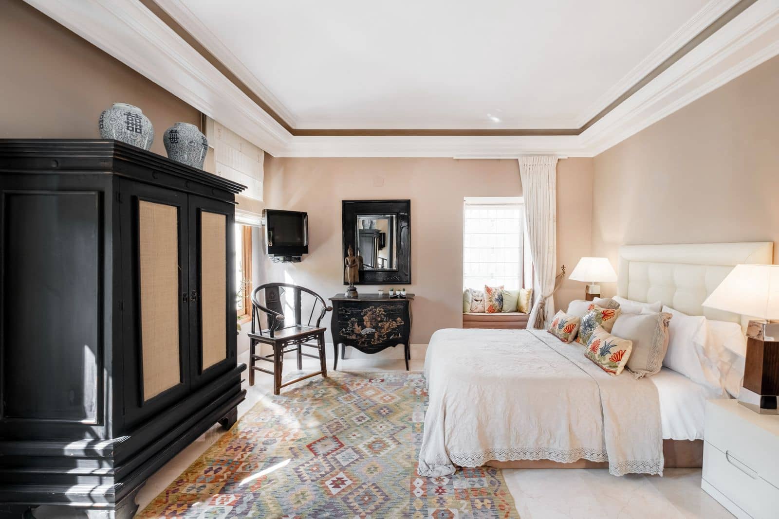 5 soverom Villa til salgs i Aloha Golf med svømmebasseng garasje - € 3 995 000 (Ref: 7358659)