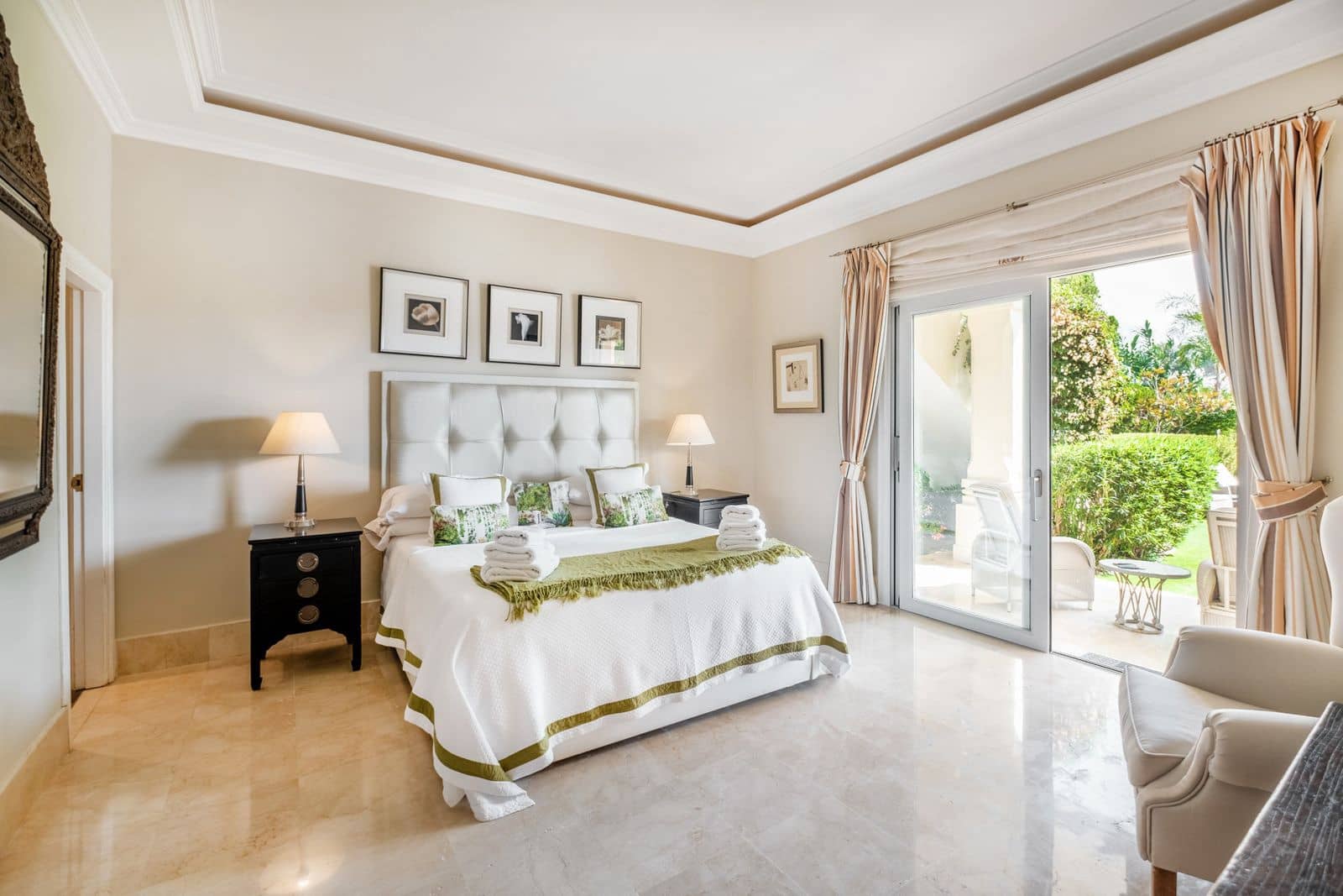 5 soverom Villa til salgs i Aloha Golf med svømmebasseng garasje - € 3 995 000 (Ref: 7358659)