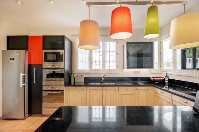 5 soverom Villa til salgs i Aloha Golf, Marbella med svømmebasseng garasje - € 3 995 000 (Ref: 7358659)