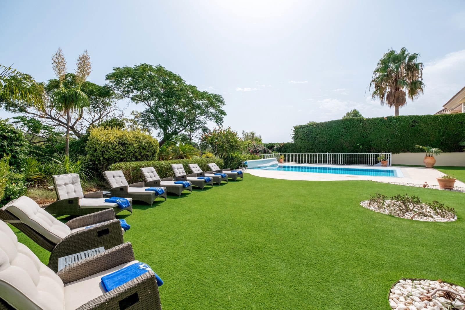 5 soverom Villa til salgs i Aloha Golf med svømmebasseng garasje - € 3 995 000 (Ref: 7358659)