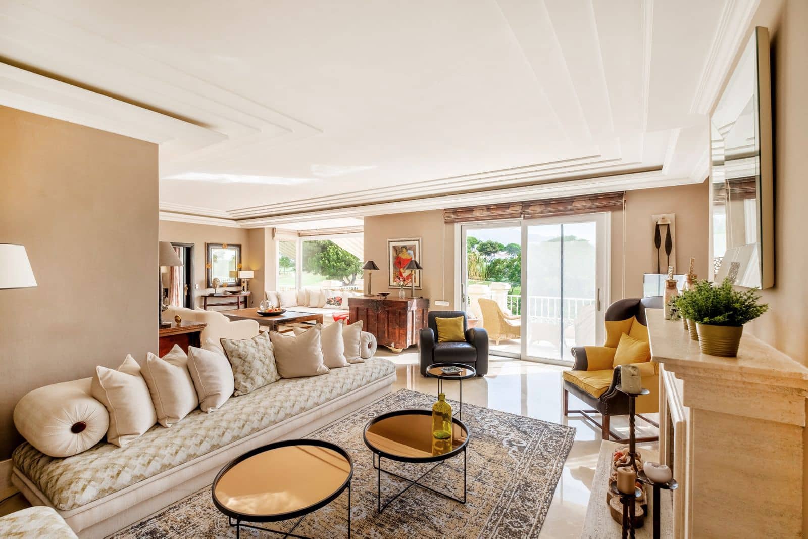 5 soverom Villa til salgs i Aloha Golf med svømmebasseng garasje - € 3 995 000 (Ref: 7358659)