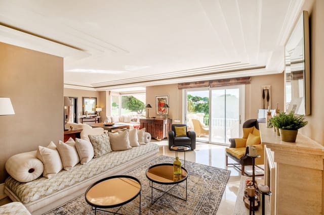 5 soverom Villa til salgs i Aloha Golf, Marbella med svømmebasseng garasje - € 3 995 000 (Ref: 7358659)