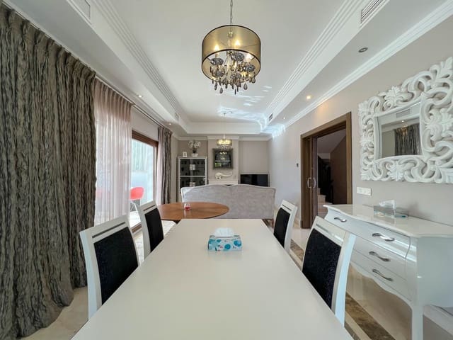 4 soverom Villa til salgs i San Pedro de Alcantara, Marbella med svømmebasseng garasje - € 1 330 000 (Ref: 7372146)