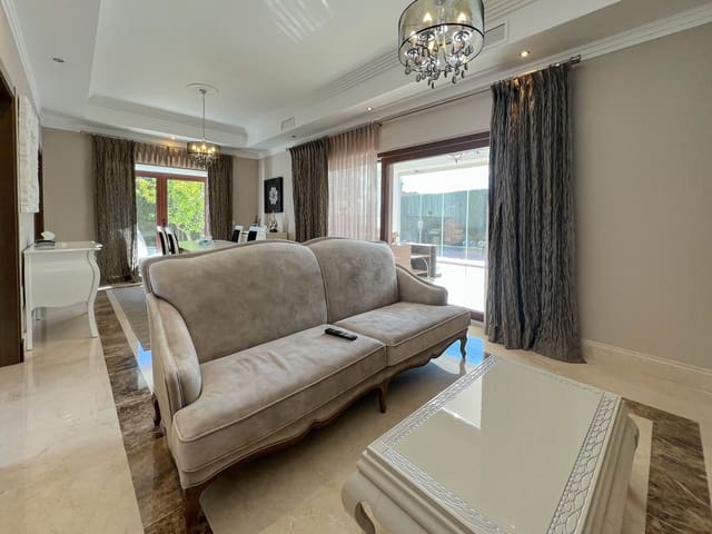 4 soverom Villa til salgs i San Pedro de Alcantara, Marbella med svømmebasseng garasje - € 1 330 000 (Ref: 7372146)