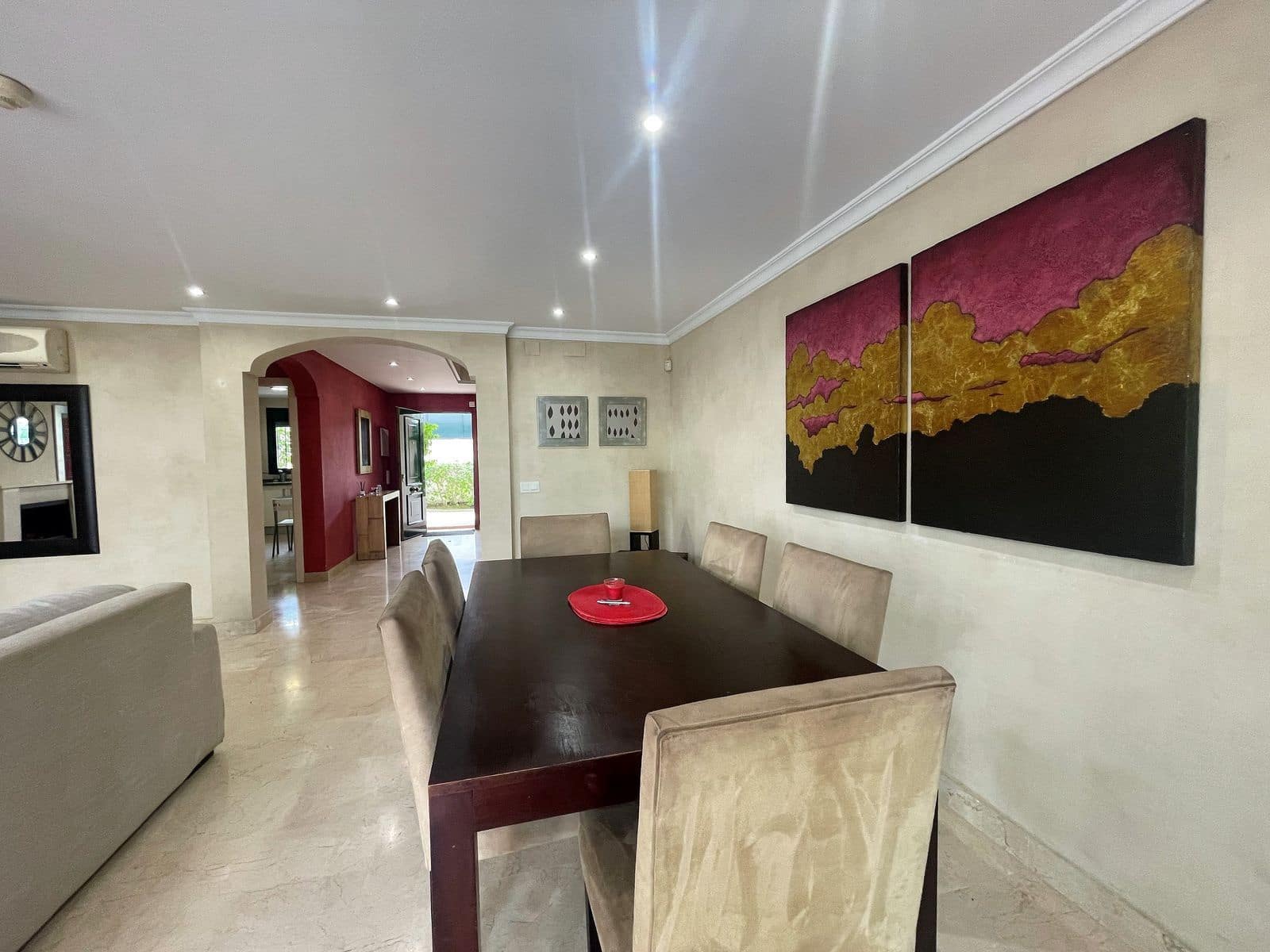 4 quarto Casa em Banda para venda em La Atalaya com piscina garagem - 565 000 € (Ref: 7383097)