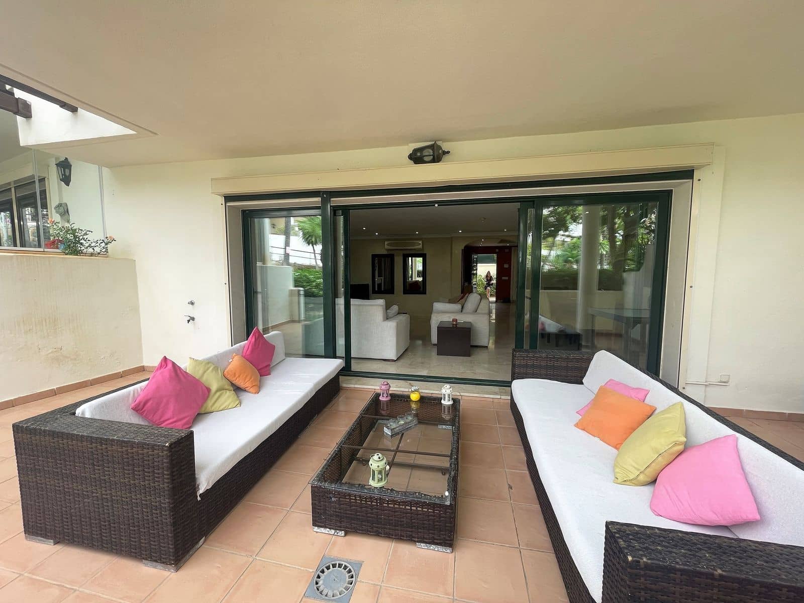 4 quarto Casa em Banda para venda em La Atalaya com piscina garagem - 565 000 € (Ref: 7383097)