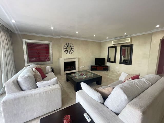 4 soveværelse Byhus til salg i La Atalaya, Villanueva de Algaidas med swimmingpool garage - € 565.000 (Ref: 7383097)