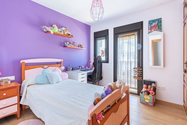 3 soverom Villa til salgs i Nueva Andalucia, Marbella med svømmebasseng garasje - € 745 000 (Ref: 7394000)