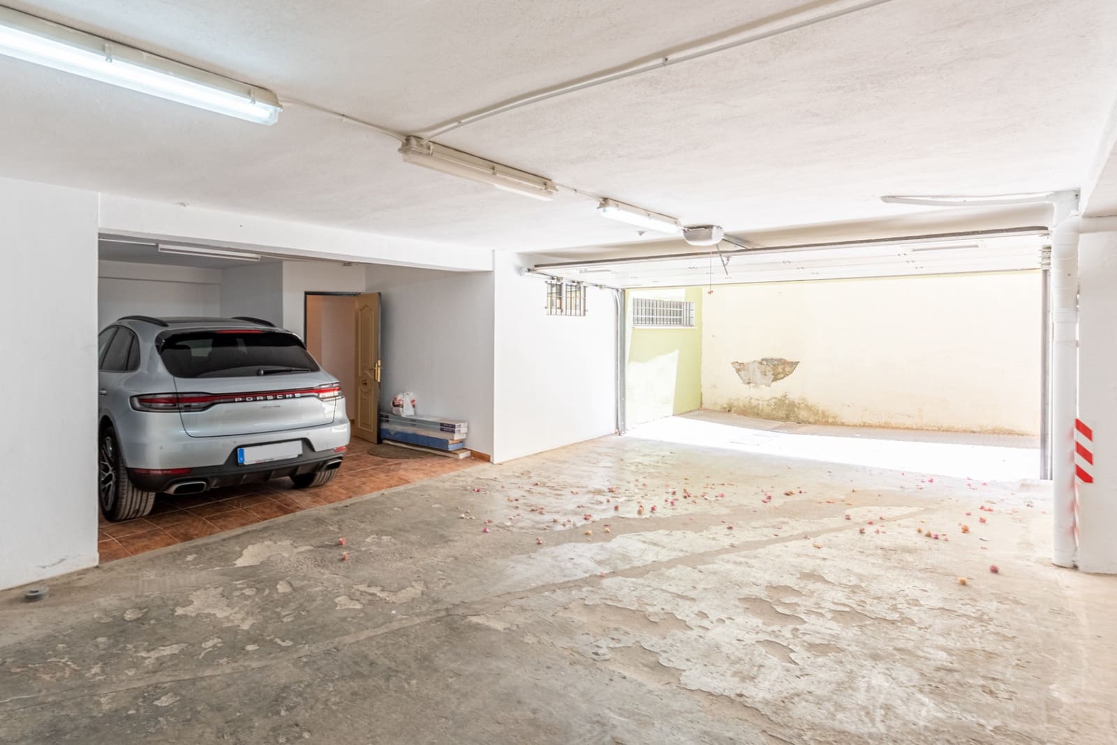 3 soverom Villa til salgs i Nueva Andalucia med svømmebasseng garasje - € 745 000 (Ref: 7394000)