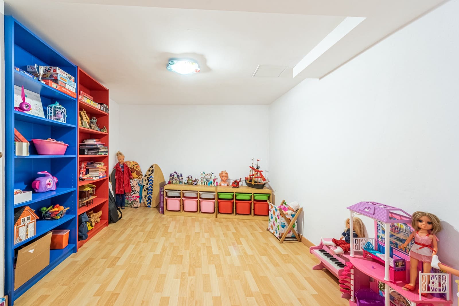 3 soverom Villa til salgs i Nueva Andalucia med svømmebasseng garasje - € 745 000 (Ref: 7394000)