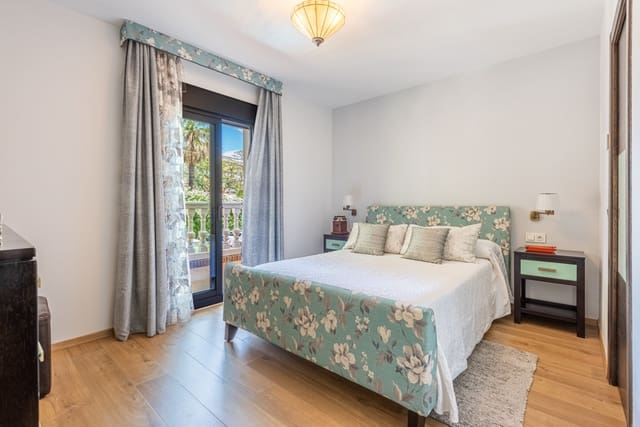 3 soverom Villa til salgs i Nueva Andalucia, Marbella med svømmebasseng garasje - € 745 000 (Ref: 7394000)