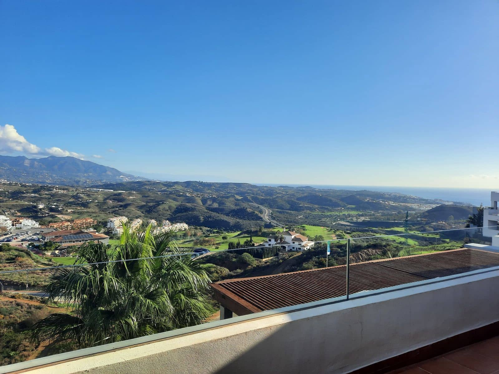 2 bedroom Penthouse for sale in La Cala de Mijas with pool garage - € 399,999 (Ref: 7409612)