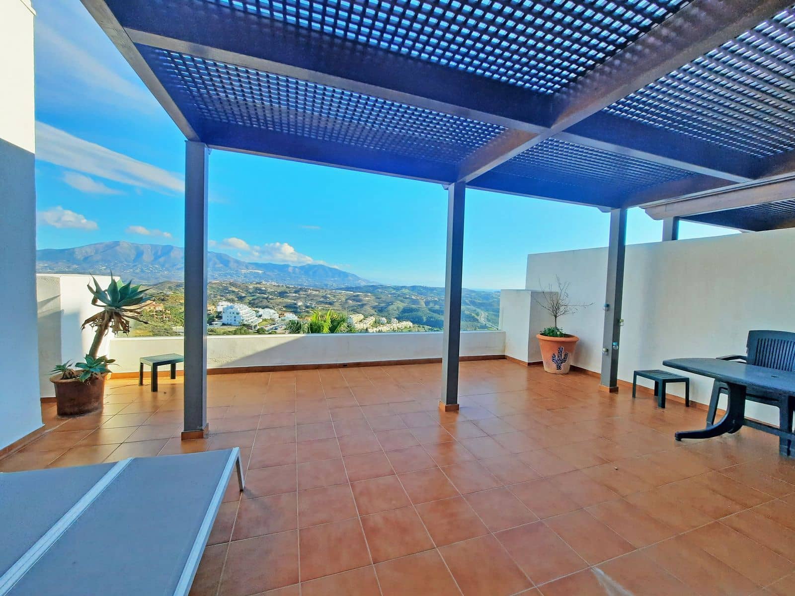 2 bedroom Penthouse for sale in La Cala de Mijas with pool garage - € 399,999 (Ref: 7409612)