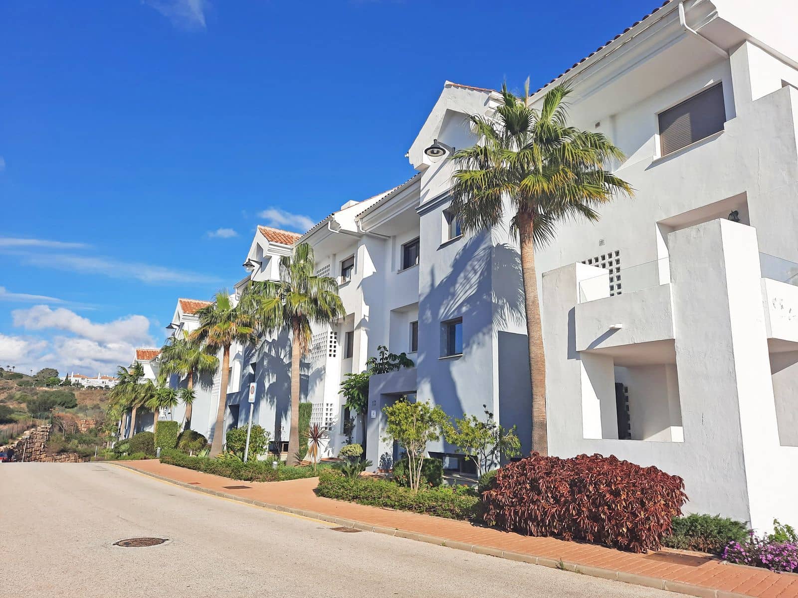 2 bedroom Penthouse for sale in La Cala de Mijas with pool garage - € 399,999 (Ref: 7409612)