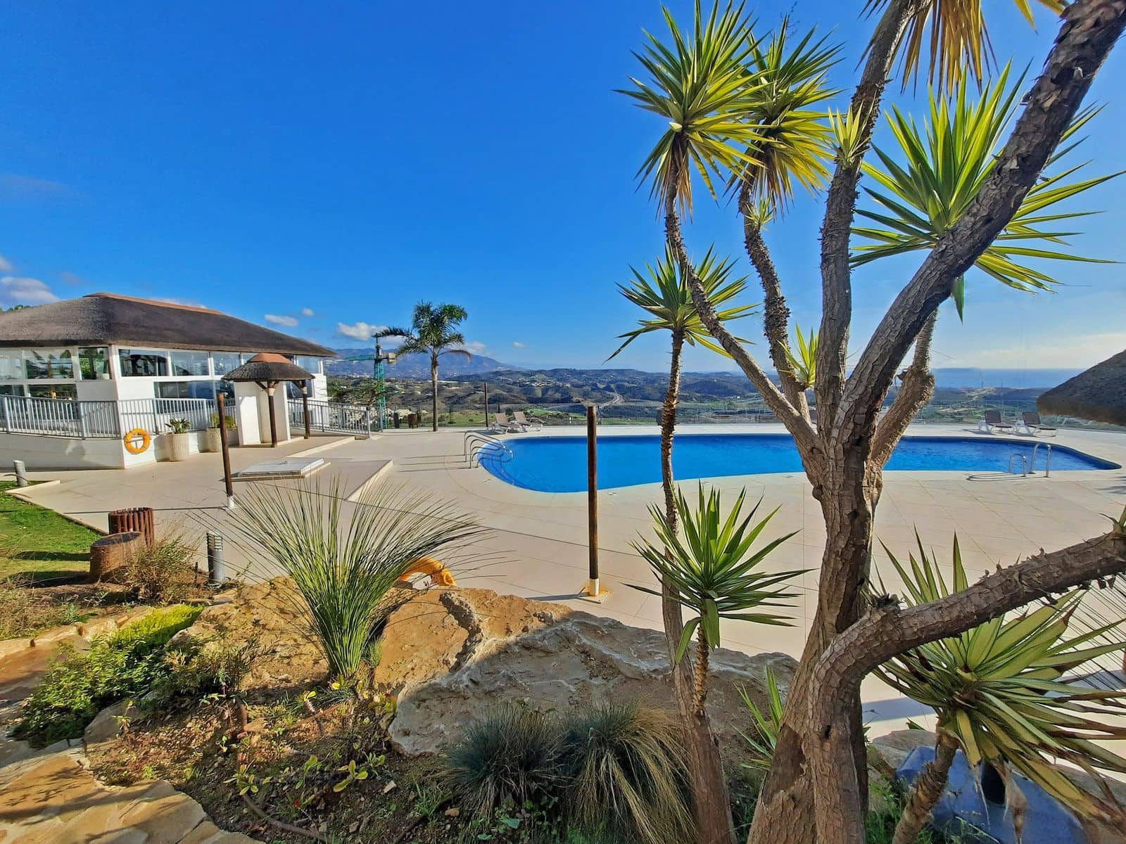 2 bedroom Penthouse for sale in La Cala de Mijas with pool garage - € 399,999 (Ref: 7409612)