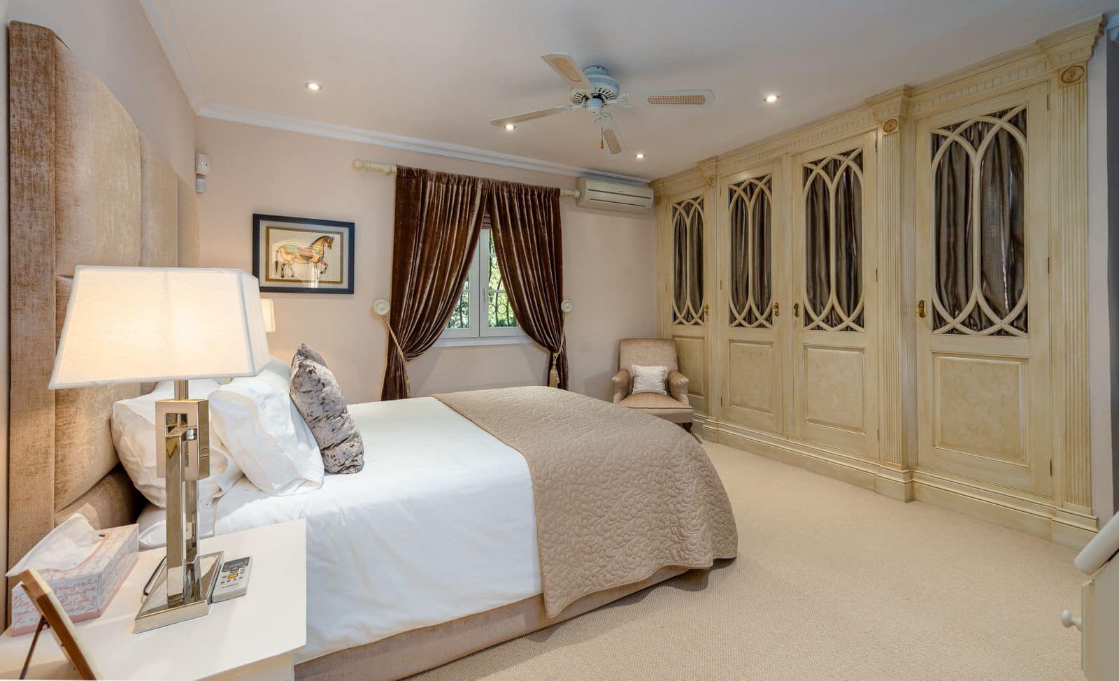 4 soverom Villa til salgs i El Paraiso med svømmebasseng garasje - € 1 595 000 (Ref: 7409615)