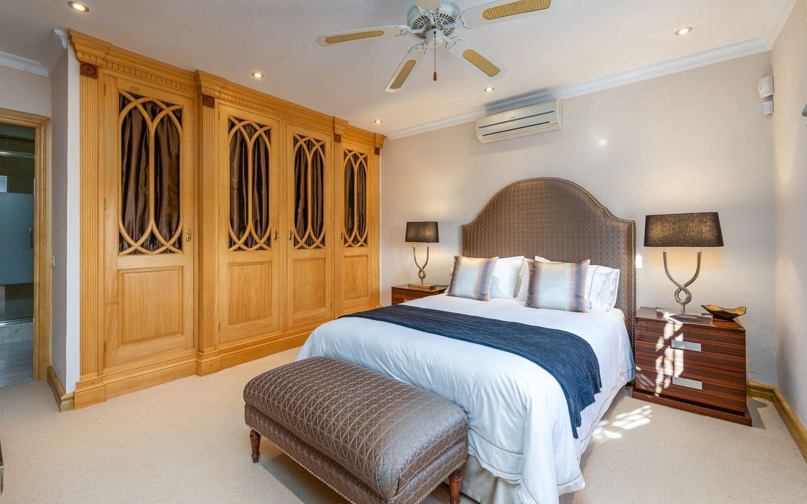 4 soverom Villa til salgs i El Paraiso med svømmebasseng garasje - € 1 595 000 (Ref: 7409615)