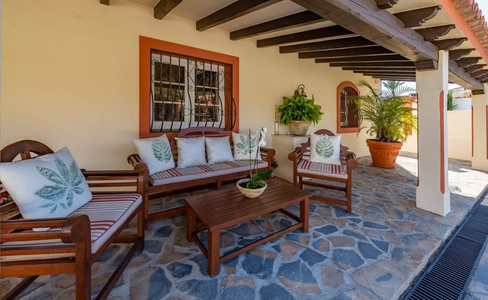 4 soverom Villa til salgs i El Paraiso med svømmebasseng garasje - € 1 595 000 (Ref: 7409615)