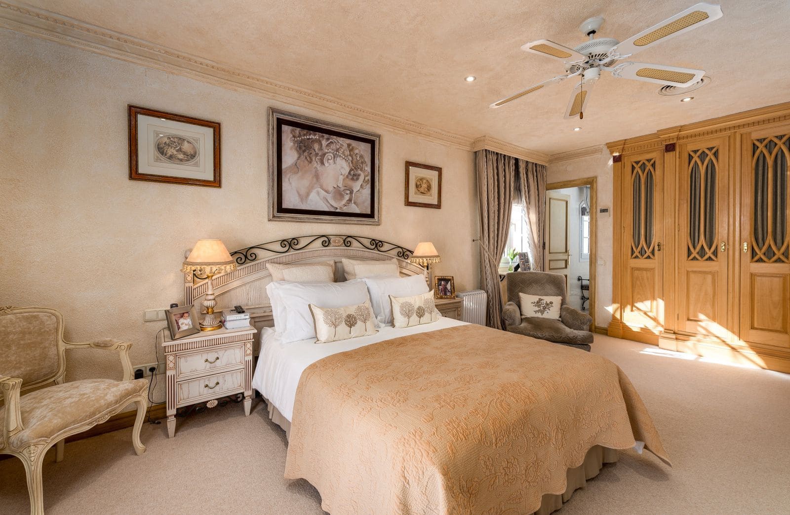 4 soverom Villa til salgs i El Paraiso med svømmebasseng garasje - € 1 595 000 (Ref: 7409615)