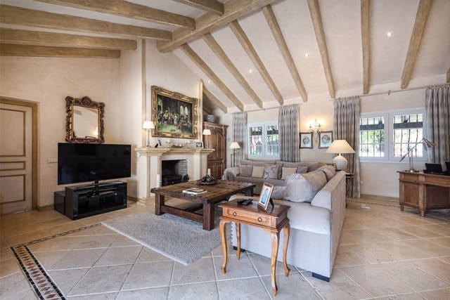 4 soverom Villa til salgs i El Paraiso, Estepona med svømmebasseng garasje - € 1 595 000 (Ref: 7409615)