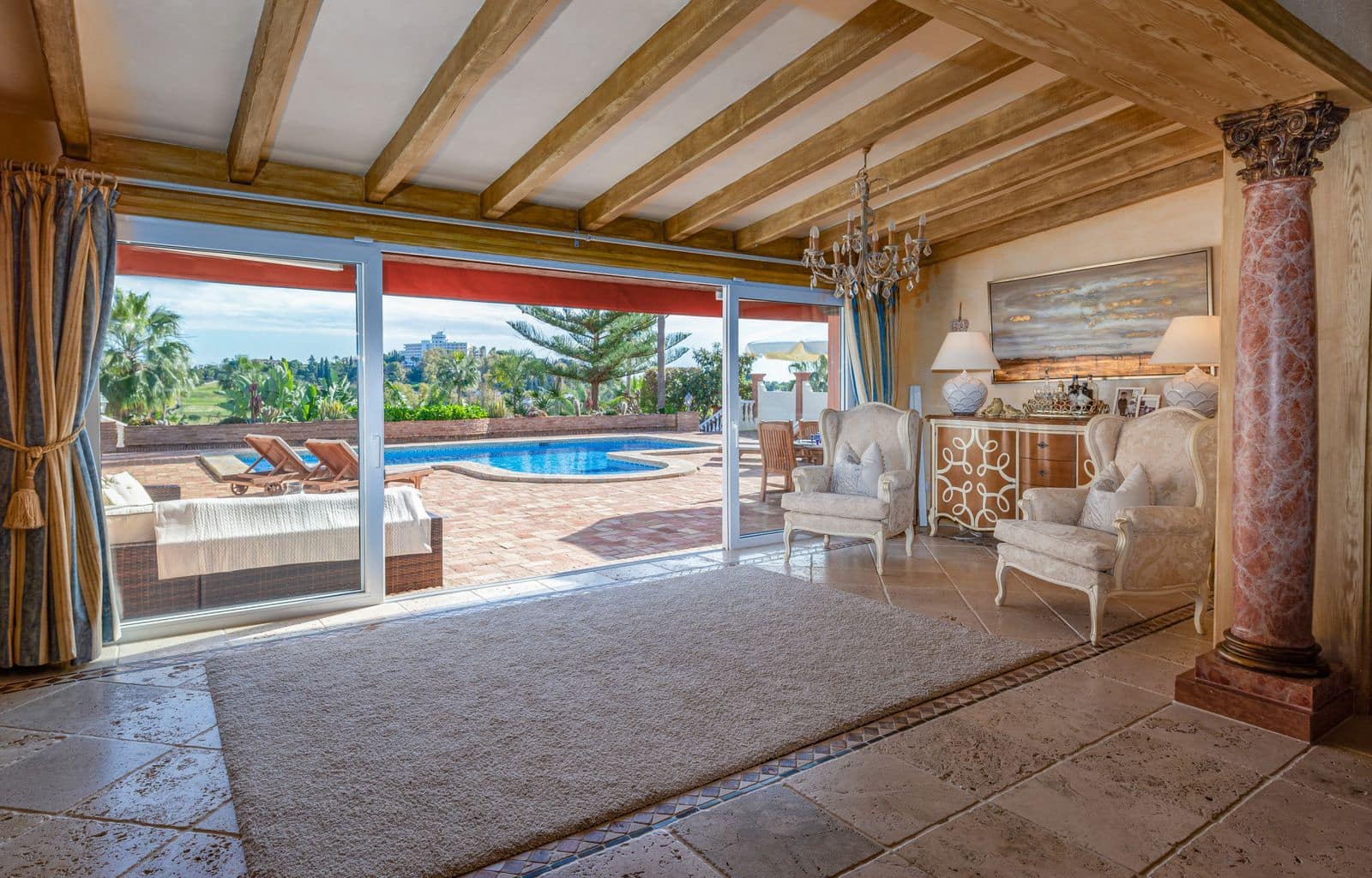 4 soverom Villa til salgs i El Paraiso med svømmebasseng garasje - € 1 595 000 (Ref: 7409615)