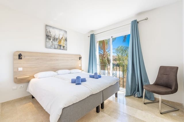 4 chambre Maison de Ville à vendre à Nueva Andalucia, Marbella avec piscine garage - 575 000 € (Ref: 7424738)