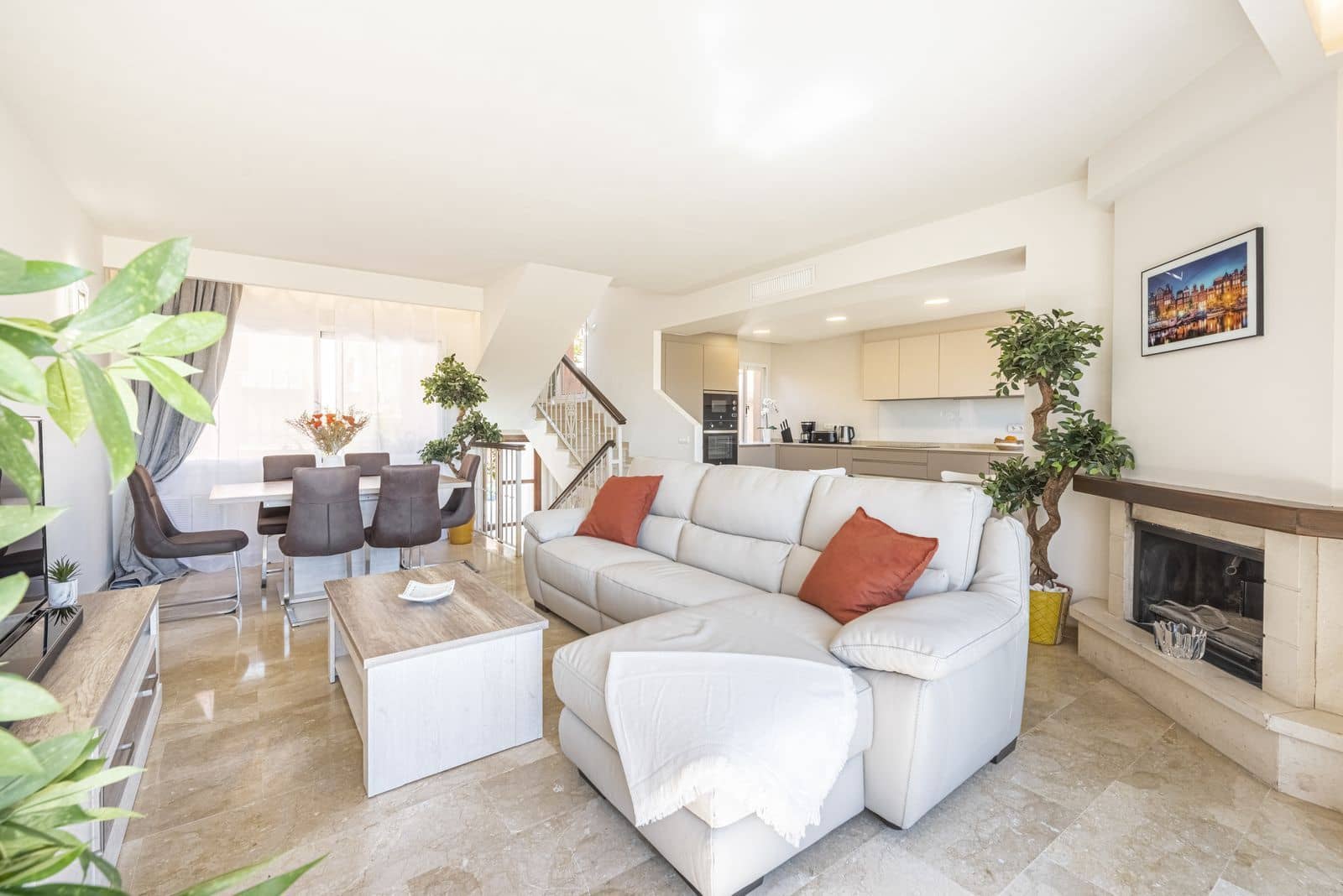 4 quarto Casa em Banda para venda em Nueva Andalucia com piscina garagem - 575 000 € (Ref: 7424738)